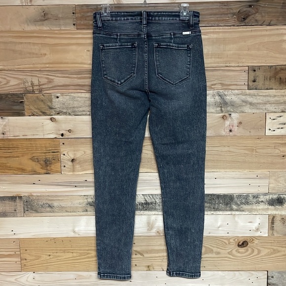 KanCan size 9/28 Gray Color Skinny Jeans with Tapered Leg and Mineral Wash Fade - Picture 9 of 11
